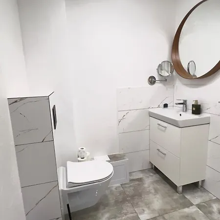 80m2 Na Wylacznosc アパート